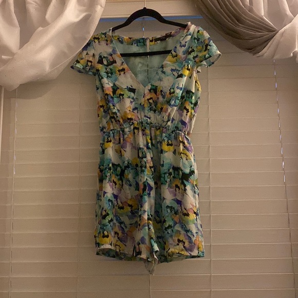 Romper - Picture 1 of 3